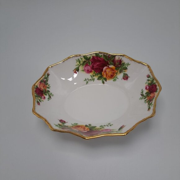 Royal Albert Old Country Roses Bone China Multi Floral Oval Dish Candy Trinkets - Picture 1 of 9
